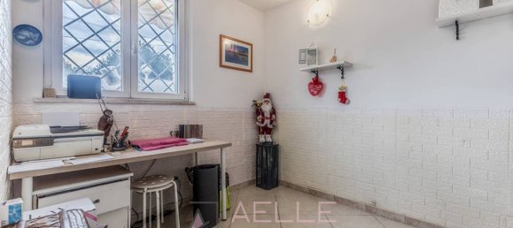 3 bedrooms Villa in Rome, Italy No. 67316 25
