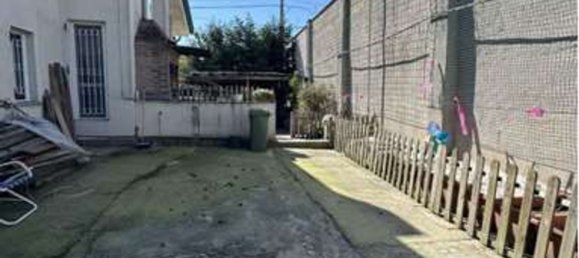 8-Zimmer Haus in Paderno Dugnano, Italy, Nr. 69245 6