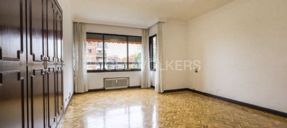 4 bedrooms Apartment in Madrid, Spain No. 164729 7