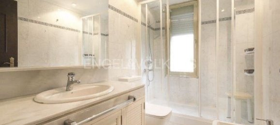 4 bedrooms Apartment in Madrid, Spain No. 164729 9