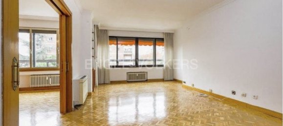 4 bedrooms Apartment in Madrid, Spain No. 164729 4