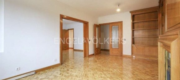 4 bedrooms Apartment in Madrid, Spain No. 164729 2