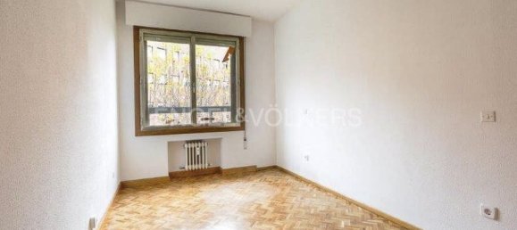 4 bedrooms Apartment in Madrid, Spain No. 164729 11