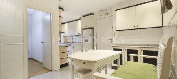 4 bedrooms Apartment in Madrid, Spain No. 164729 19