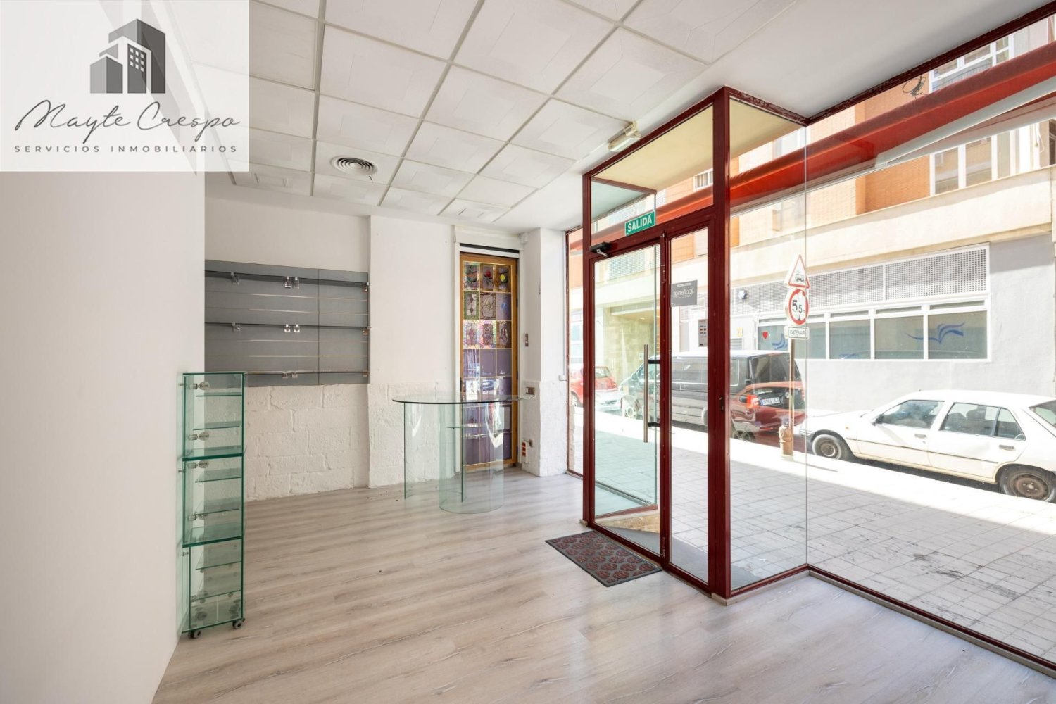  عقار تجاري في Granada, Spain 42متر مربع رقم 216098