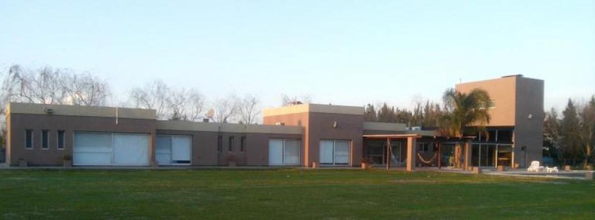 4 bedrooms House in Santa Fe, Argentina No. 15171