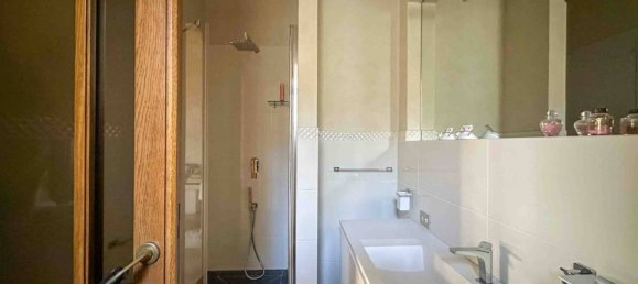 3 bedrooms Apartment in Naples, Italy No. 196423 26