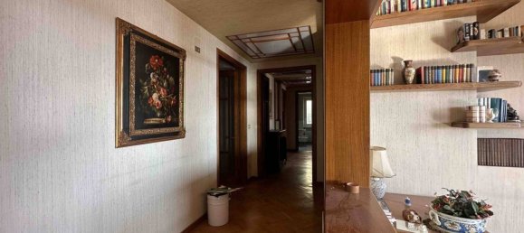 3 bedrooms Apartment in Naples, Italy No. 196423 11