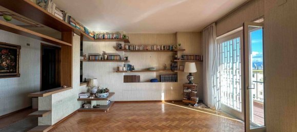 3 bedrooms Apartment in Naples, Italy No. 196423 7