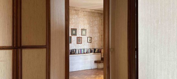 3 bedrooms Apartment in Naples, Italy No. 196423 5