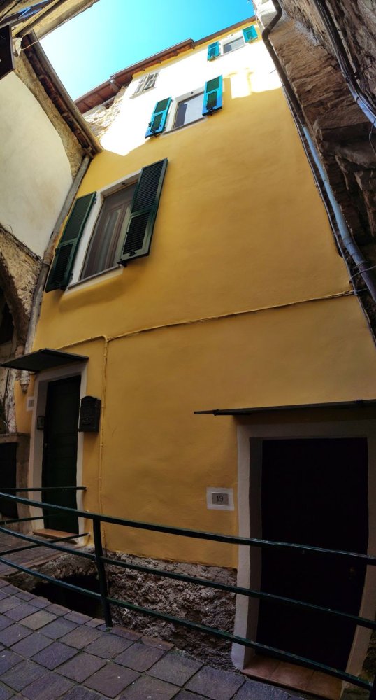 4 rooms House in Soldano, Italy No. 256695