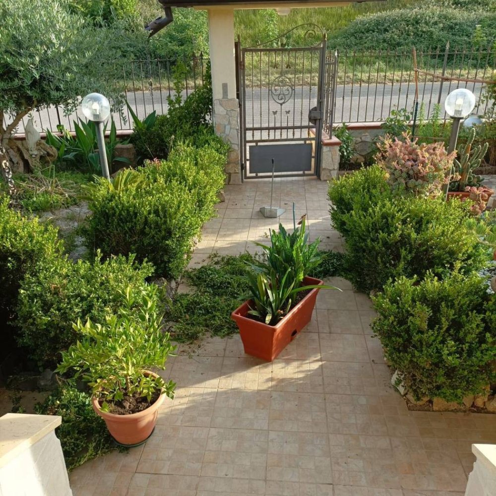 Вилла с 6 спальнями в Презенцано, Италия № 134470