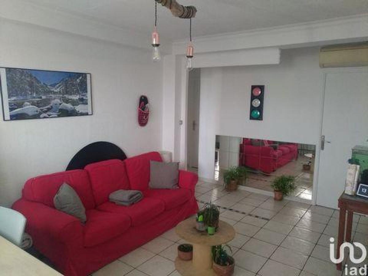3 bedrooms Condo in Marseille, France No. 14568