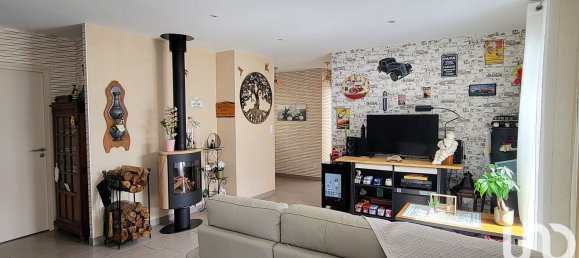 3 bedrooms House in Vernantes, France No. 357851 5