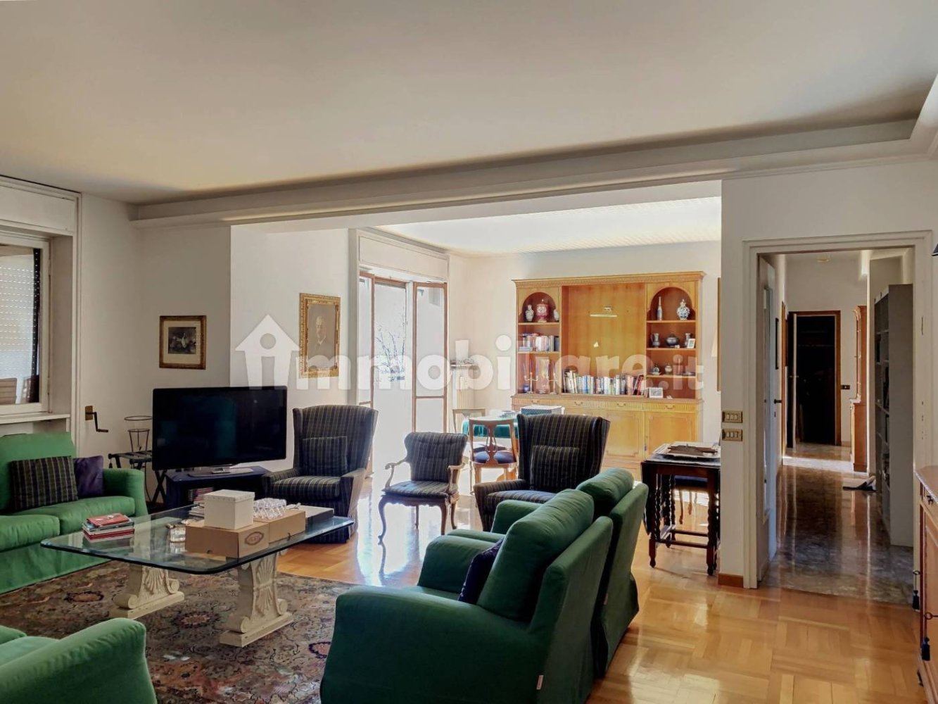 5 bedrooms Apartment in Monza, Italy No. 176945