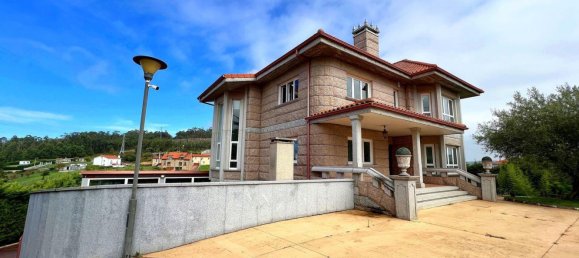 4 bedrooms House in Arteixo, Spain No. 57353 2