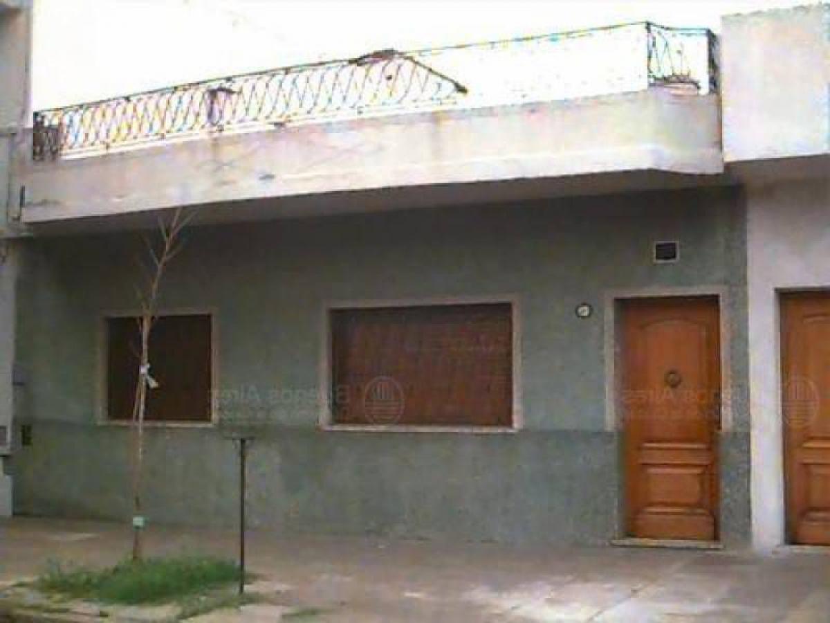 Casa de 3 dormitorios en Buenos Aires, Argentina No. 69089