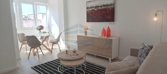 3 bedrooms Apartment in Lisbon, Portugal No. 93942 11