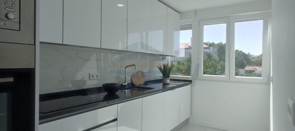 3 bedrooms Apartment in Lisbon, Portugal No. 93942 2