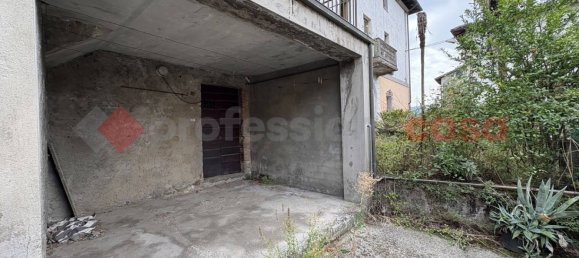 3 rooms House in Barga, Italy No. 314497 25