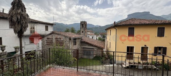 3 rooms House in Barga, Italy No. 314497 4