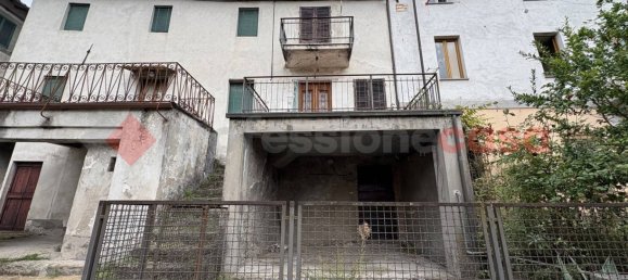 3 rooms House in Barga, Italy No. 314497 2