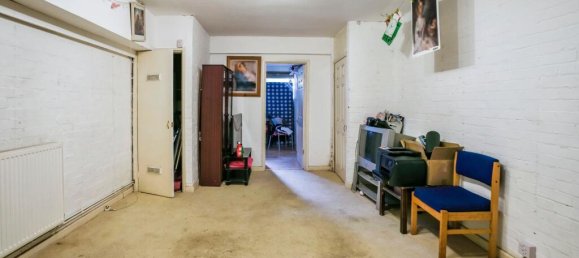 4 bedrooms Commercial property in Croydon, United Kingdom No. 8112 12