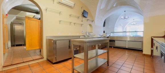 360m² Commercial property in Beja, Portugal No. 51662 13