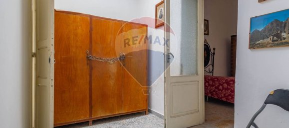 Дом с 3 спальнями в Бари, Италия № 90271 12