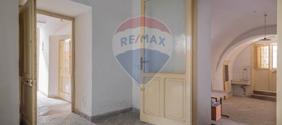 Дом с 3 спальнями в Бари, Италия № 90271 11