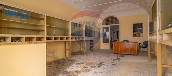 Дом с 3 спальнями в Бари, Италия № 90271 3