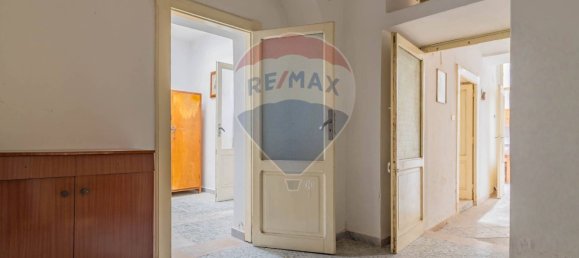 Дом с 3 спальнями в Бари, Италия № 90271 10