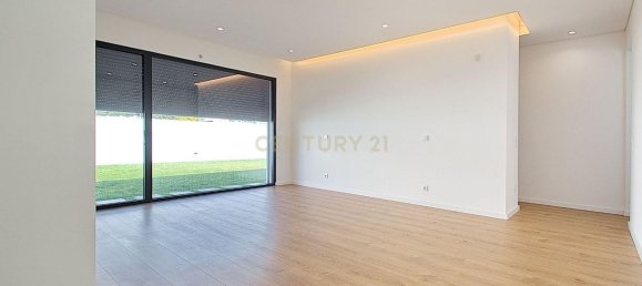 5 bedrooms House in Corroios, Portugal No. 103518 12