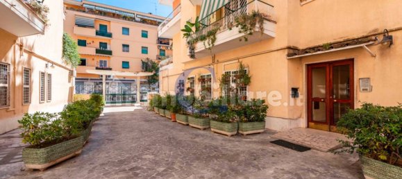 3 bedrooms Apartment in Rome, Italy No. 373465 29