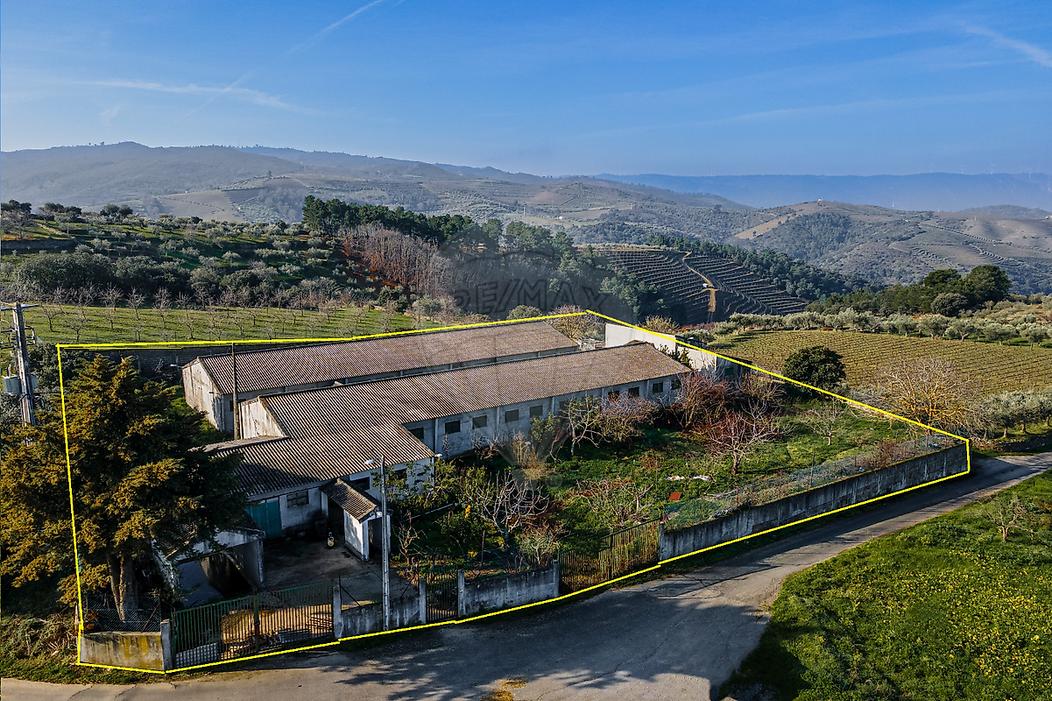 Armazém em São João da Pesqueira, Portugal 662 m² N.º 271669