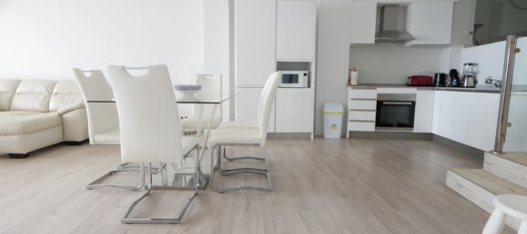 Apartamento de 3 dormitorios en Marbella, Spain No. 37177 19