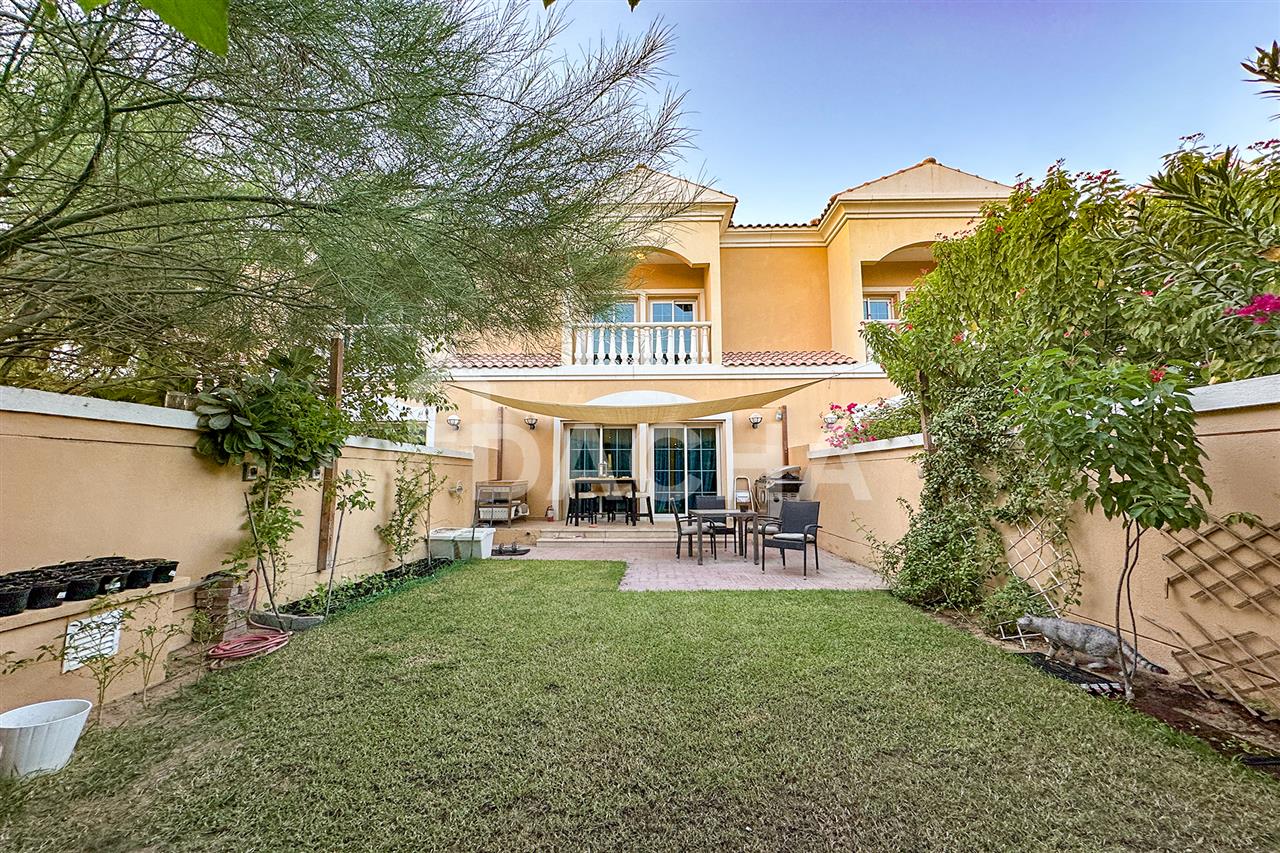 Moradia em banda T1 em Jumeirah Village Triangle, UAE N.º 27697