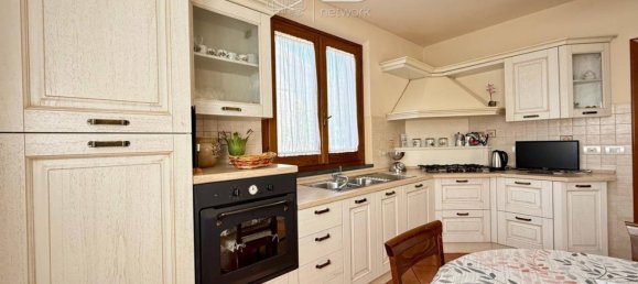 4 bedrooms Villa in Viareggio, Italy No. 332551 16