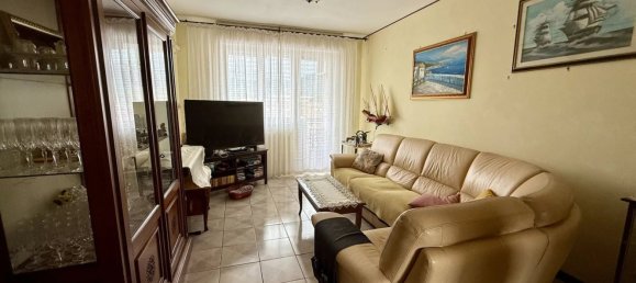 6 rooms Apartment in Lucca, Italy No. 278877 4