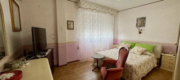 6 rooms Apartment in Lucca, Italy No. 278877 19