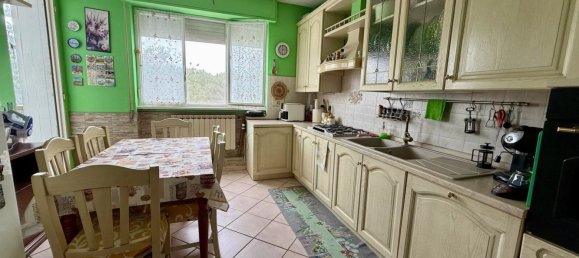 6 rooms Apartment in Lucca, Italy No. 278877 8