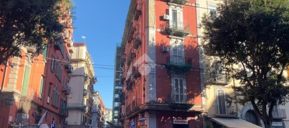 3 bedrooms Apartment in Naples, Italy No. 315591 3