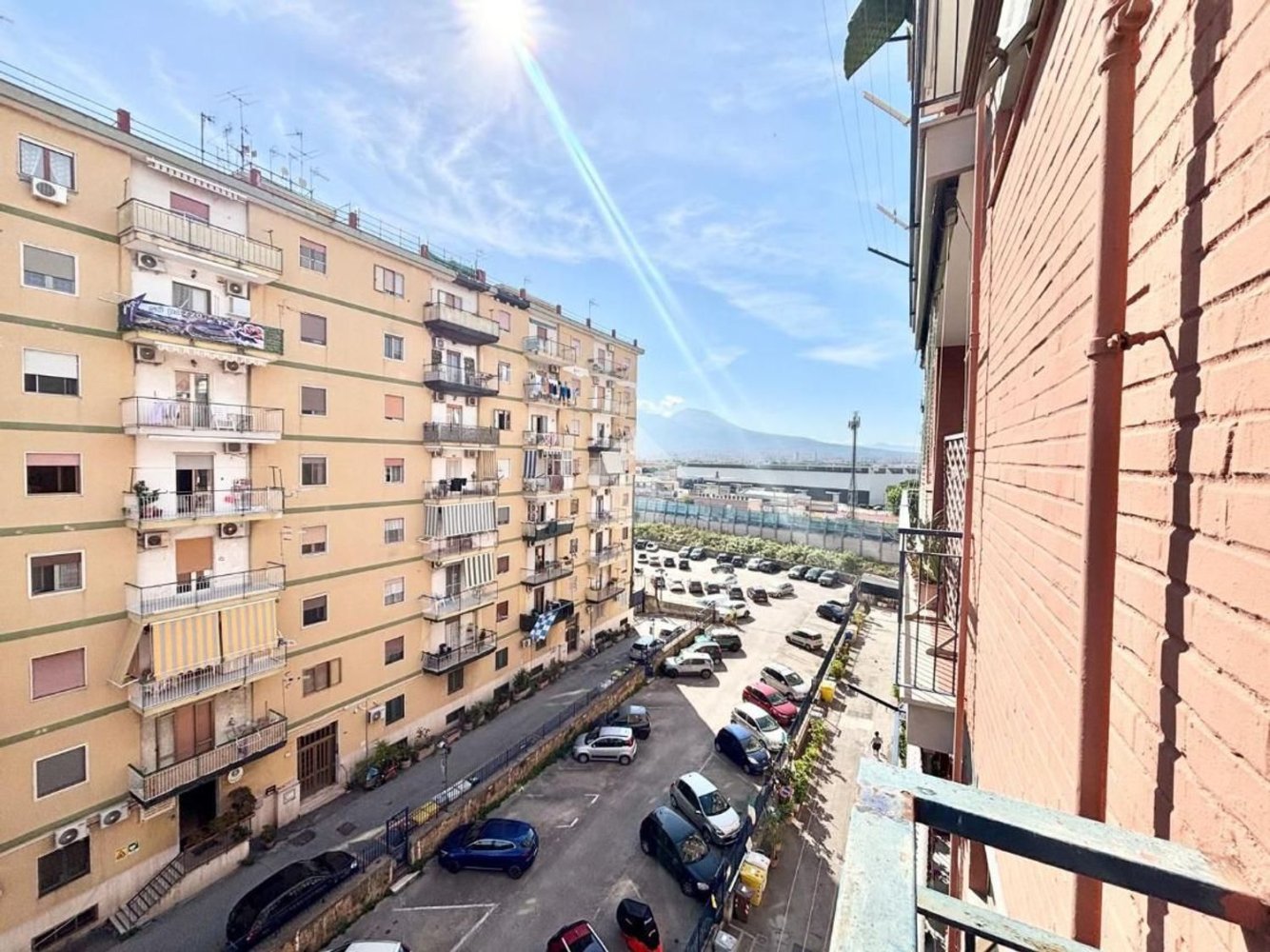 3غرفة شقة في Naples, Italy رقم 258645
