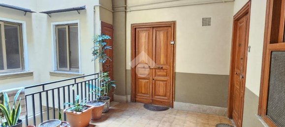 2 bedrooms Apartment in Naples, Italy No. 257845 3