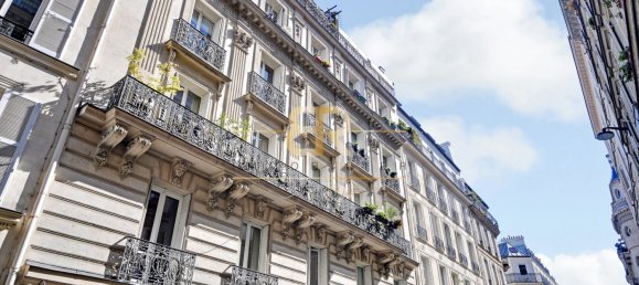 Studio in Paris, France No. 125560 11