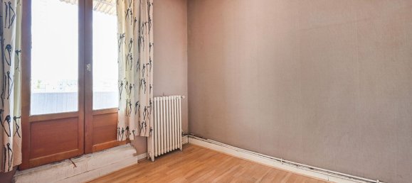 1 bedroom Apartment in Montreuil, France No. 169588 7