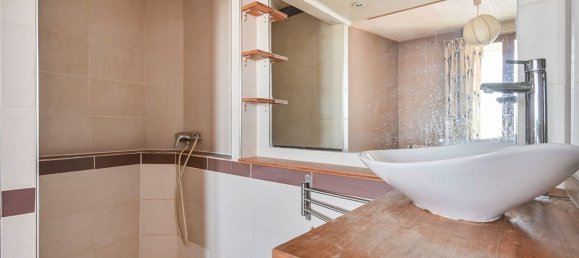 1 bedroom Apartment in Montreuil, France No. 169588 10