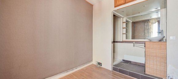 1 bedroom Apartment in Montreuil, France No. 169588 18