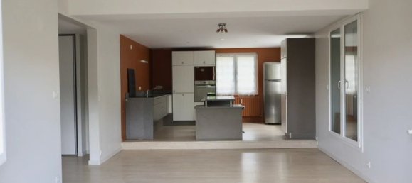 2 Schlafzimmer Wohnung in Oyonnax, France, Nr. 309261 3