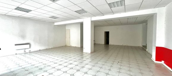 170m² Commercial property in Wattignies, France No. 68561 3